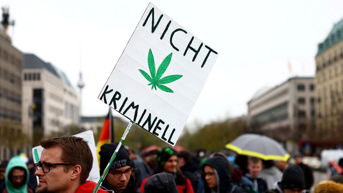 Alemania se dota de una de las legislaciones más liberales de Europa, siguiendo los pasos de Malta y Luxemburgo en Europa y de Uruguay y Canadá en América. Alemania se dota de una de las legislaciones más liberales de Europa, siguiendo los pasos de Malta y Luxemburgo en Europa y de Uruguay y Canadá en América.