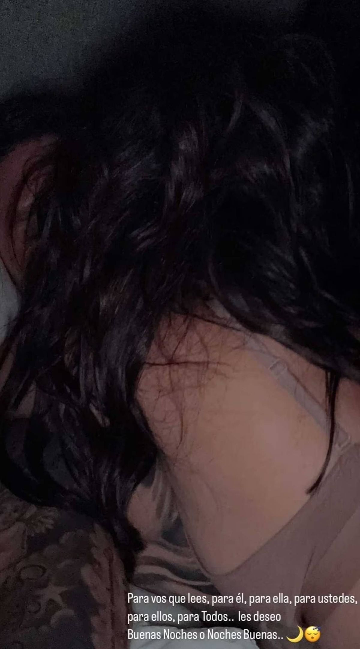 Mauro Icardi no tiene filtros: se mostró con Wanda Nara arriba suyo en una pose comprometedora. Mauro Icardi no tiene filtros: se mostró con Wanda Nara arriba suyo en una pose comprometedora.