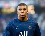 El Paris Saint-Germain le pidió más dinero al Real Madrid para quedarse con Kylian Mbappé. El Paris Saint-Germain le pidió más dinero al Real Madrid para quedarse con Kylian Mbappé.