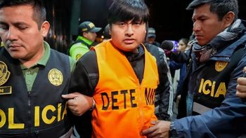 La Policía Nacional de Perú traslada a Tony Janzen Valverde Victoriano, alias Pequeño J, al penal de Cañete, en la ciudad de Lima.