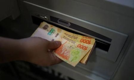 La política salarial para los estatales de Santa Fe será extensiva a los jubilados y pensionados, tal como dispone el convenio colectivo. La política salarial para los estatales de Santa Fe será extensiva a los jubilados y pensionados, tal como dispone el convenio colectivo.
