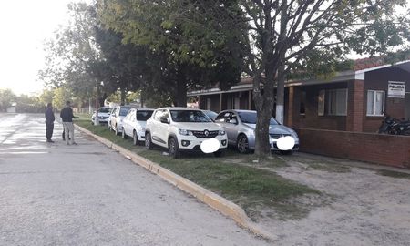 Este domingo por la madrugada, la Policía desactivó una fiesta clandestina que se desarrollaba en una estancia de Arroyo Aguiar. Este domingo por la madrugada, la Policía desactivó una fiesta clandestina que se desarrollaba en una estancia de Arroyo Aguiar.