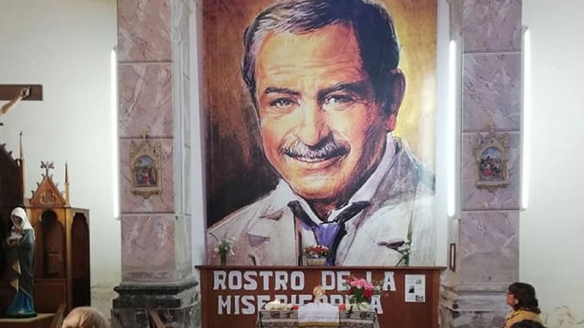 Zatti, nacido en Boretto (Regio Emilia, Italia) el 12 de octubre de 1880, vivió en la Argentina desde 1897 hasta su muerte en 1951.