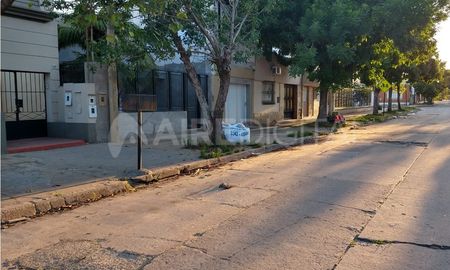 Hipolito Irigoyen al 3900, la zona donde ocurrió la violenta entradera. Hipolito Irigoyen al 3900, la zona donde ocurrió la violenta entradera.
