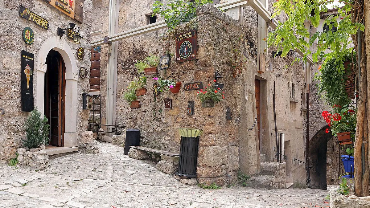 De todas las personas que estén interesadas se seleccionarán únicamente a 10