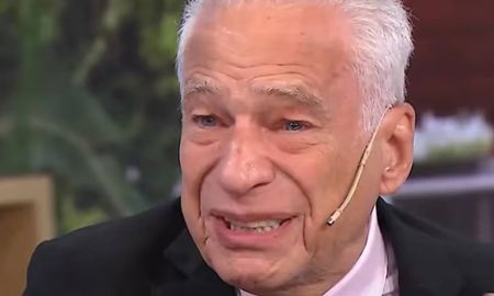 Alberto Cormillot recibió un homenaje por su cumpleaños y compartió sus reflexiones. Alberto Cormillot recibió un homenaje por su cumpleaños y compartió sus reflexiones.
