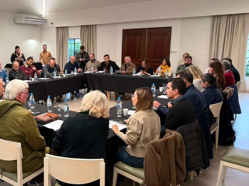 Caminos rurales: fuerte debate en la mesa regional convocada por la Sociedad Rural de Rafaela Caminos rurales: fuerte debate en la mesa regional convocada por la Sociedad Rural de Rafaela