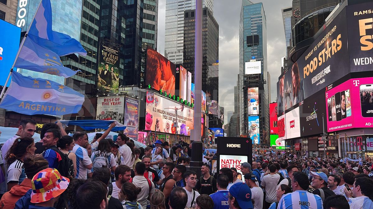 Miles de hinchas optaron por vender las entradas para el partido entre Argentina vs. Perú por la Copa América.