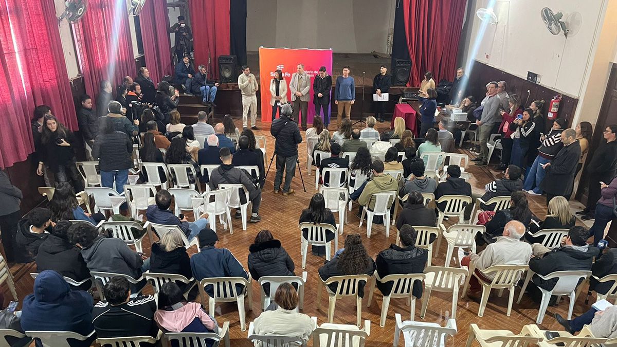 El acto de apertura de sobres se realizó en el Colegio Nacional.