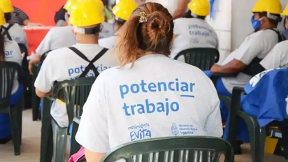 Potenciar Trabajo: acusan a 120 mil usuarios de viajar al exterior