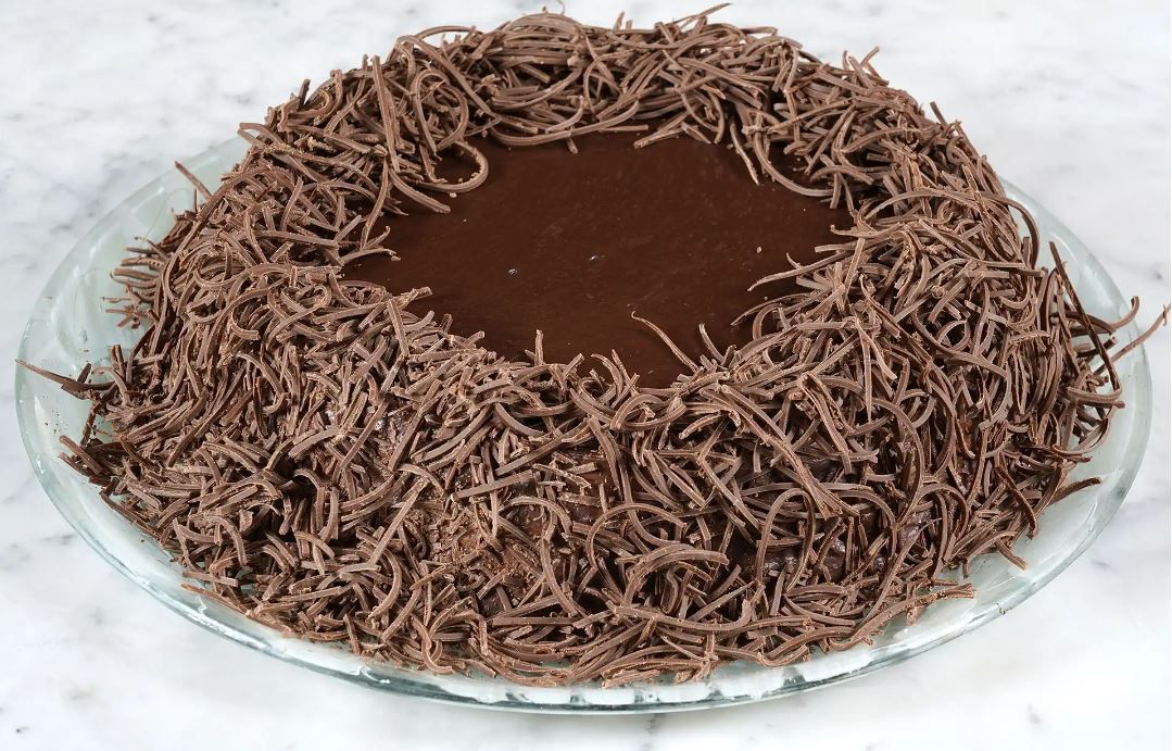 Torta bombón bañada en chocolate, by Maru Botana.
