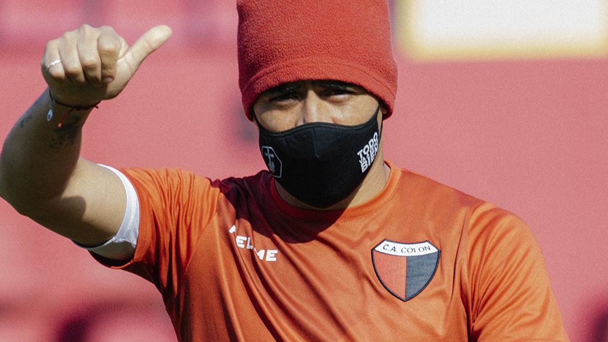 Brian Fernández se ausentó del entrenamiento de Colón y su continuidad en el Sabalero no está asegurada.