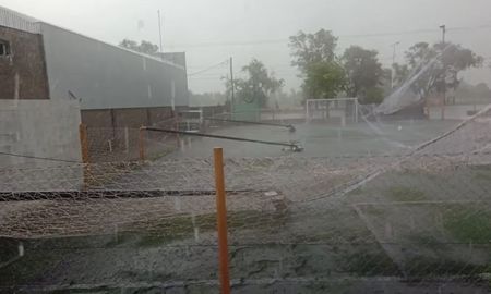 Un fuerte temporal de lluvias y tormentas provocó destrozos en San Luis. Un fuerte temporal de lluvias y tormentas provocó destrozos en San Luis.