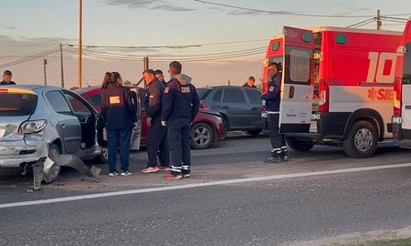 Choque en la Ruta 168 a la altura de El Pozo: demoras hacia Santa Fe en plena hora pico. Choque en la Ruta 168 a la altura de El Pozo: demoras hacia Santa Fe en plena hora pico.