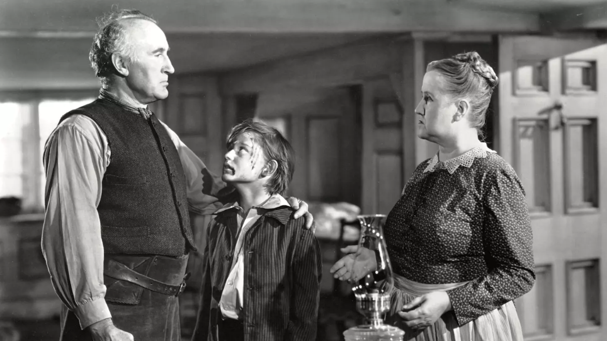 La adultez, la injusticia, los trabajadores, el amor no correspondido, el deber que choca con el querer y una infinidad de temas son tratados por el maestro Ford en menos de 2 horas, con una gran capacidad para hilvanarlos entre sí. La adultez, la injusticia, los trabajadores, el amor no correspondido, el deber que choca con el querer y una infinidad de temas son tratados por el maestro Ford en menos de 2 horas, con una gran capacidad para hilvanarlos entre sí.