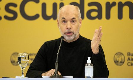 El gobierno de la ciudad de Buenos Aires anunció este lunes un endurecimiento en las condiciones impuestas a los estudiantes menores de edad para ser considerados como alumnos regulares. El gobierno de la ciudad de Buenos Aires anunció este lunes un endurecimiento en las condiciones impuestas a los estudiantes menores de edad para ser considerados como alumnos regulares.