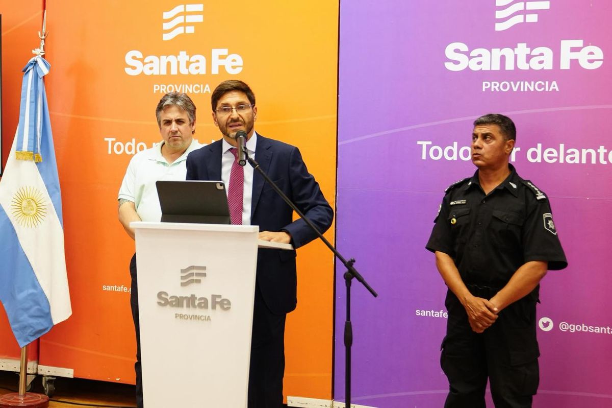 El gobernador Maximiliano Pullaro