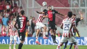 Unión perdió 3 a 2 ante Newells en un infartante partido en el 15 de Abril