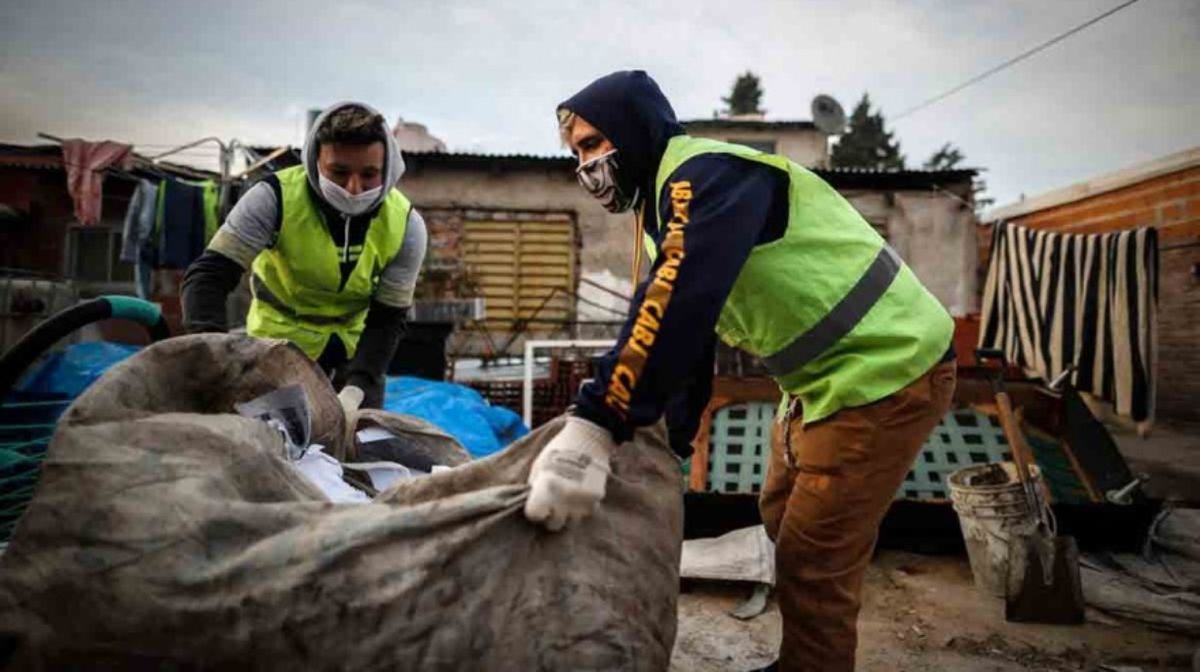 Mientras el país crece al 10,1%, la pobreza alcanza al 40% de les trabajadores y los informales suman más de 5 millones.
