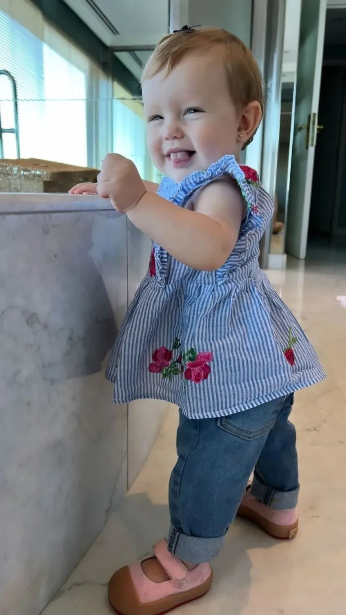 Ana García Moritán usando unos zapatos que eran de Blanca Vicuña.