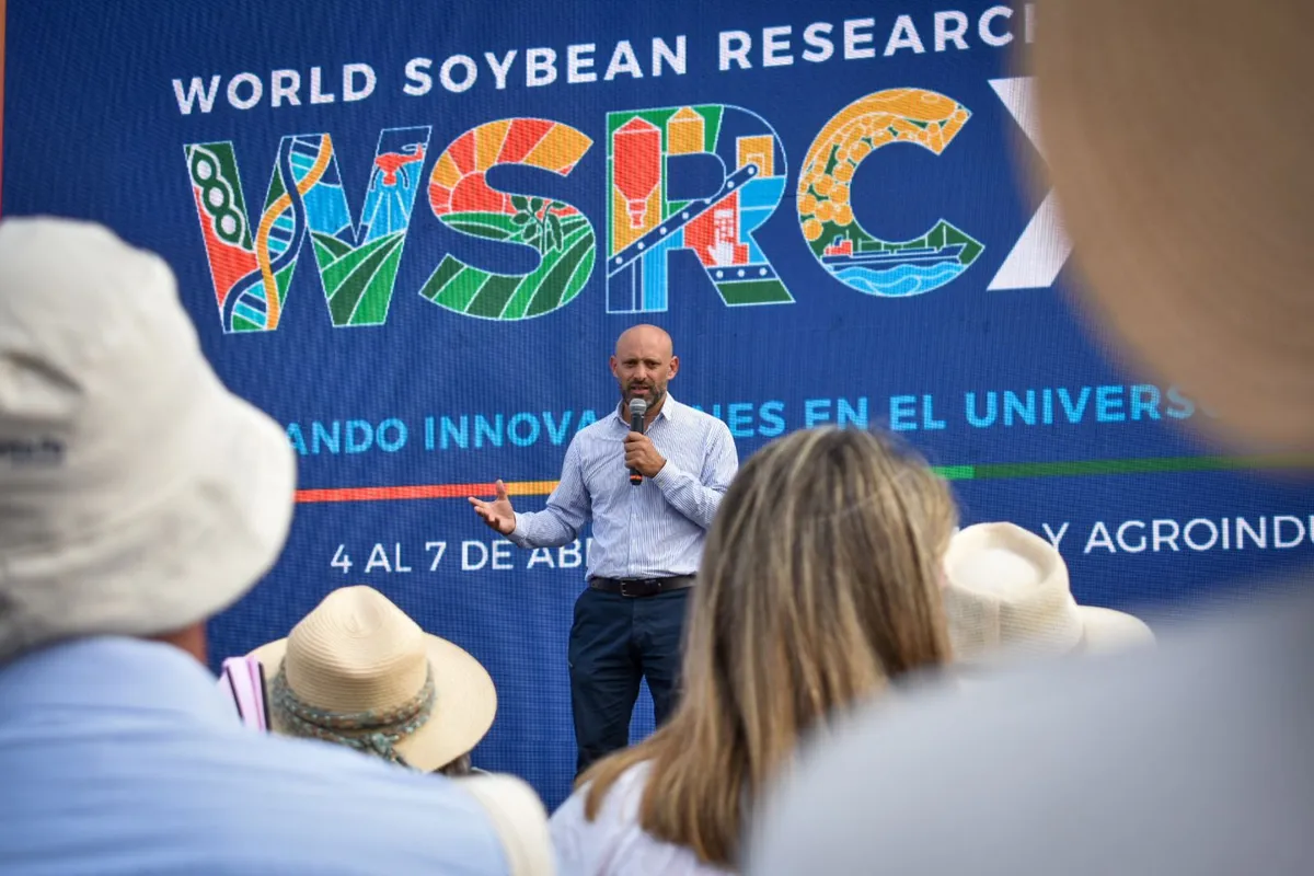 El ministro Gustavo Puccini defini&oacute; al encuentro como &ldquo;el mundial de la soja&rdquo; y subray&oacute; su importancia estrat&eacute;gica para la provincia y el pa&iacute;s. &ldquo;Santa Fe es Argentina, pero tambi&eacute;n es soja. Lo que producimos es parte de nuestro ADN productivo y el enorme valor agregado que genera esta cadena debe seguir fortaleci&eacute;ndose&rdquo;, se&ntilde;al&oacute;.