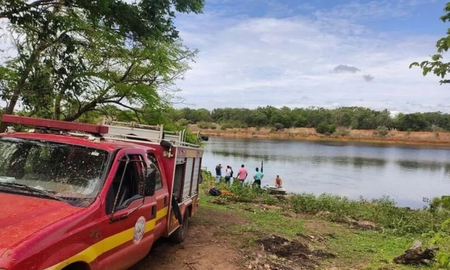 Escapaba de las abejas, se tiró a un lago y murió atacado por pirañas Escapaba de las abejas, se tiró a un lago y murió atacado por pirañas