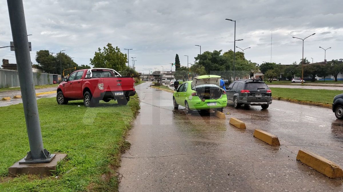 A las 9 de la mañana los colectivos no podían pasar por el Metrofé a la altura del Cementario Municipal.