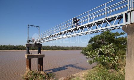 Aguas Santafesinas realiza trabajos para adaptar la toma del río Colastiné al escenario de bajante. Aguas Santafesinas realiza trabajos para adaptar la toma del río Colastiné al escenario de bajante.