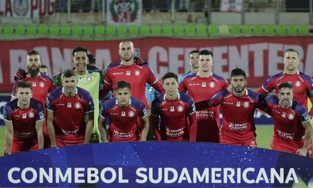 San Miguel sacudió el mercado de pases y sumó a Ezequiel Parnisari, que fue compañero de Emmanuel Gigliotti San Miguel sacudió el mercado de pases y sumó a Ezequiel Parnisari, que fue compañero de Emmanuel Gigliotti