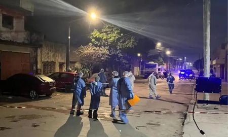 El hallazgo del cuerpo calcinado de una mujer dentro de un automóvil incendiado generó conmoción en la provincia de Tucumán El hallazgo del cuerpo calcinado de una mujer dentro de un automóvil incendiado generó conmoción en la provincia de Tucumán