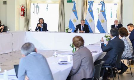 fernandez se reunio con comite de expertos para analizar pasos a seguir frente a la pandemia fernandez se reunio con comite de expertos para analizar pasos a seguir frente a la pandemia