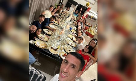 Ángel Di María celebró Navidad junto a su familia y amigos en su casa del barrio cerrado San Marino, situada en la ciudad de Funes, en el oeste del Gran Rosario. Ángel Di María celebró Navidad junto a su familia y amigos en su casa del barrio cerrado San Marino, situada en la ciudad de Funes, en el oeste del Gran Rosario.