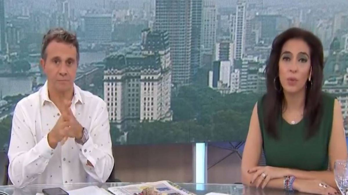 Roxy Vázquez y Lapegüe tuvieron que dar la cara al aire de TN.