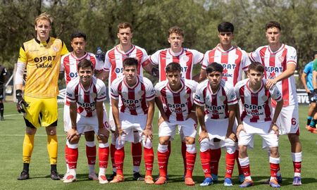 Así formó Unión ante Belgrano en el triunfo por 2 a 0 en la última fecha de la Copa Proyección. Así formó Unión ante Belgrano en el triunfo por 2 a 0 en la última fecha de la Copa Proyección.