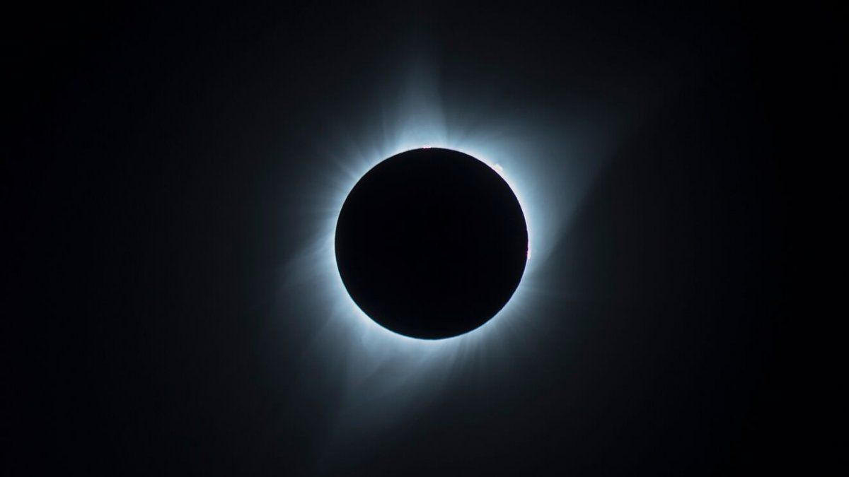 Eclipse solar de abril 2022: cuándo y dónde mirarlo