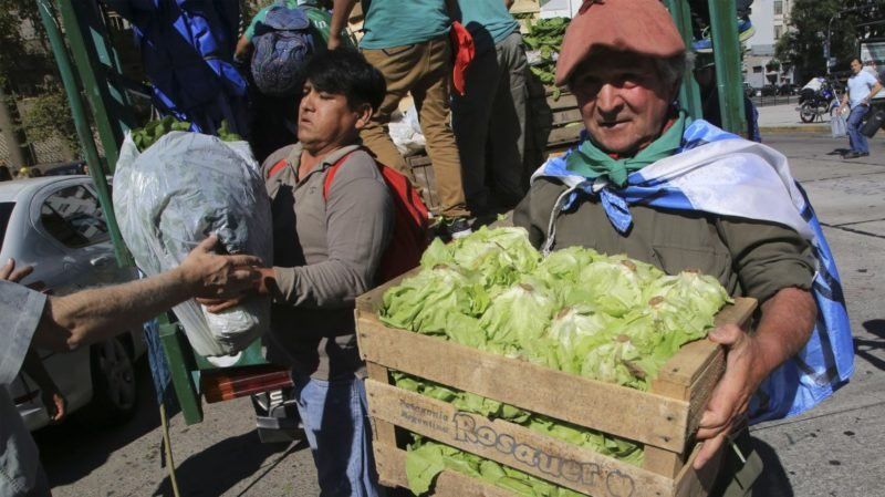 Pequeños agricultores realizarán un “alimentazo” frente a la Municipalidad