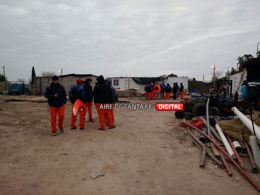 Sta Rosa de Lima: entregaron telegramas de despido a los obreros