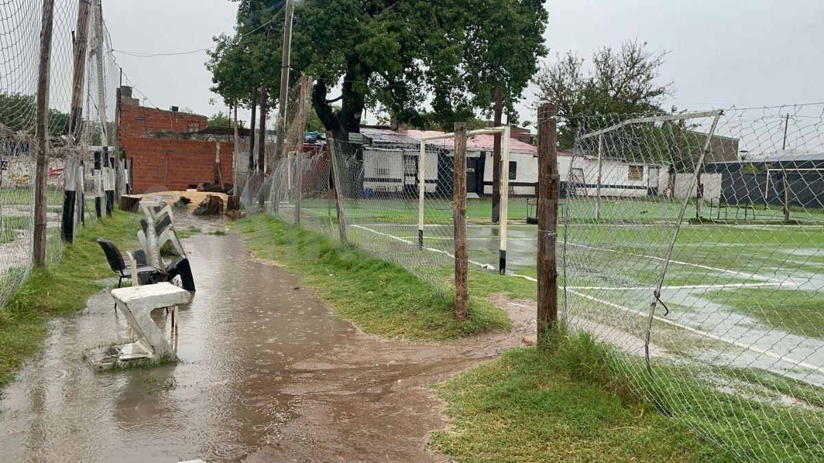 Los recientes hechos delictivos no son aislados, sino parte de una problemática mayor que golpea a los clubes de barrio. Los recientes hechos delictivos no son aislados, sino parte de una problemática mayor que golpea a los clubes de barrio.