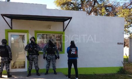 Desbarate. El 8 de junio del 2019 un grupo táctico entró al local y secuestró drogas. Desbarate. El 8 de junio del 2019 un grupo táctico entró al local y secuestró drogas.