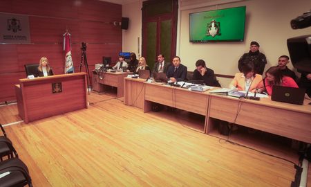 El Juicio por Jurados ya se aplica en toda la provincia y busca acercar la justicia a la ciudadanía. El Juicio por Jurados ya se aplica en toda la provincia y busca acercar la justicia a la ciudadanía.