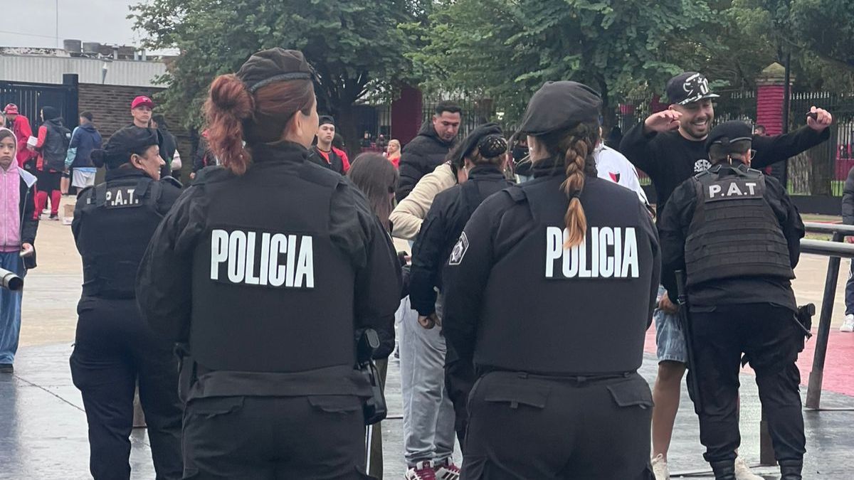 Cuatro personas fueron detenidas durante el partido entre Colón y San Miguel.