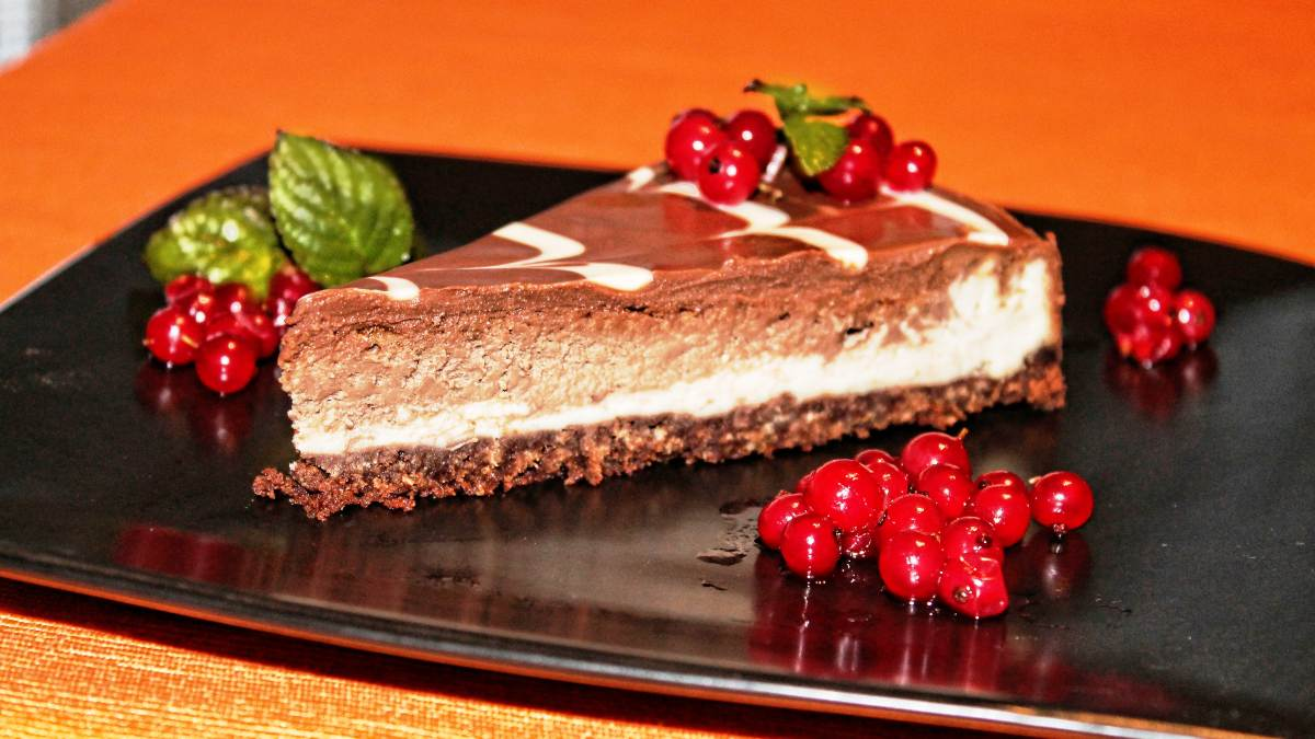 Maru Botana compartió una de sus recetas más sencillas para que puedas hacer el mejor cheesecake de chocolate y ricota en casa. Maru Botana compartió una de sus recetas más sencillas para que puedas hacer el mejor cheesecake de chocolate y ricota en casa.
