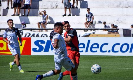 Tomás Sandoval tuvo posibilidades claras de gol ante Gimnasia de Mendoza. Tomás Sandoval tuvo posibilidades claras de gol ante Gimnasia de Mendoza.