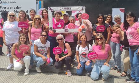 La Cámara de Mujeres Empresarias y Emprendedoras de Santa Fe realizó una jornada de concientización con muchas actividades en la peatonal. La Cámara de Mujeres Empresarias y Emprendedoras de Santa Fe realizó una jornada de concientización con muchas actividades en la peatonal.