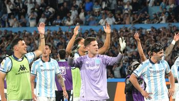 Racing logró una victoria épica por 3 a 2 ante River y se metió en cuartos de final