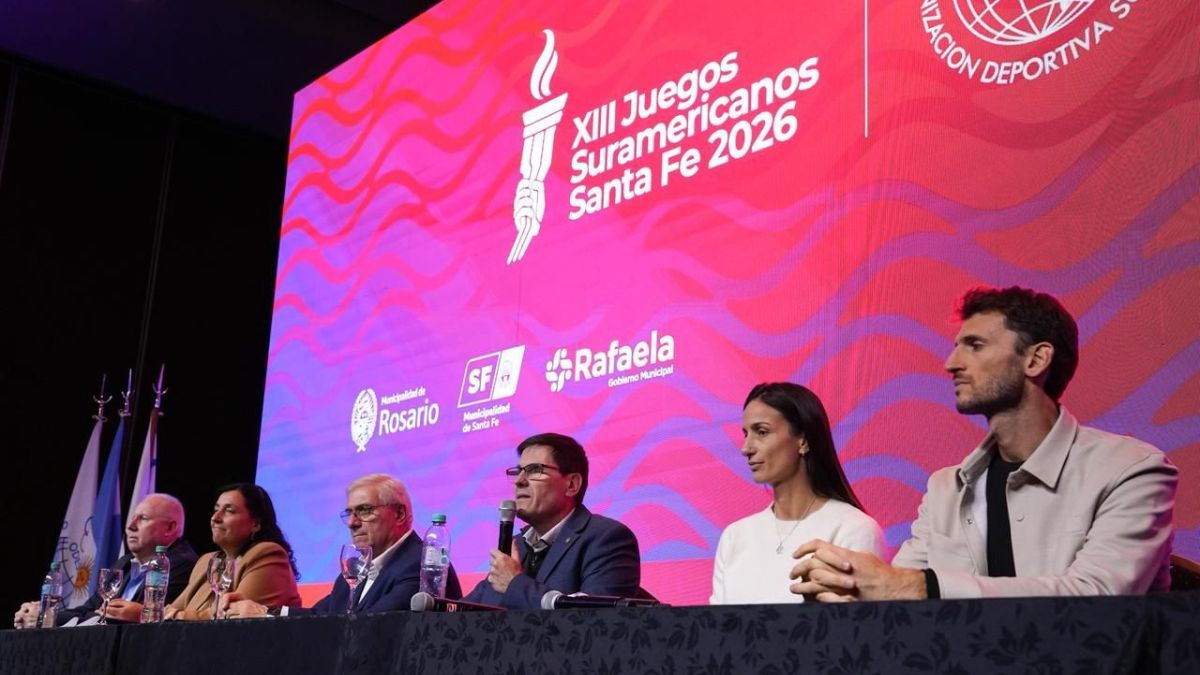 El Gobierno de la Provincia de Santa Fe presentó una colección de diez cuadernillos didácticos para trabajar en las escuelas a partir del deporte y los valores olímpicos. El Gobierno de la Provincia de Santa Fe presentó una colección de diez cuadernillos didácticos para trabajar en las escuelas a partir del deporte y los valores olímpicos.