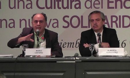Alberto Fernández junto a Mario Cafiero. Alberto Fernández junto a Mario Cafiero.