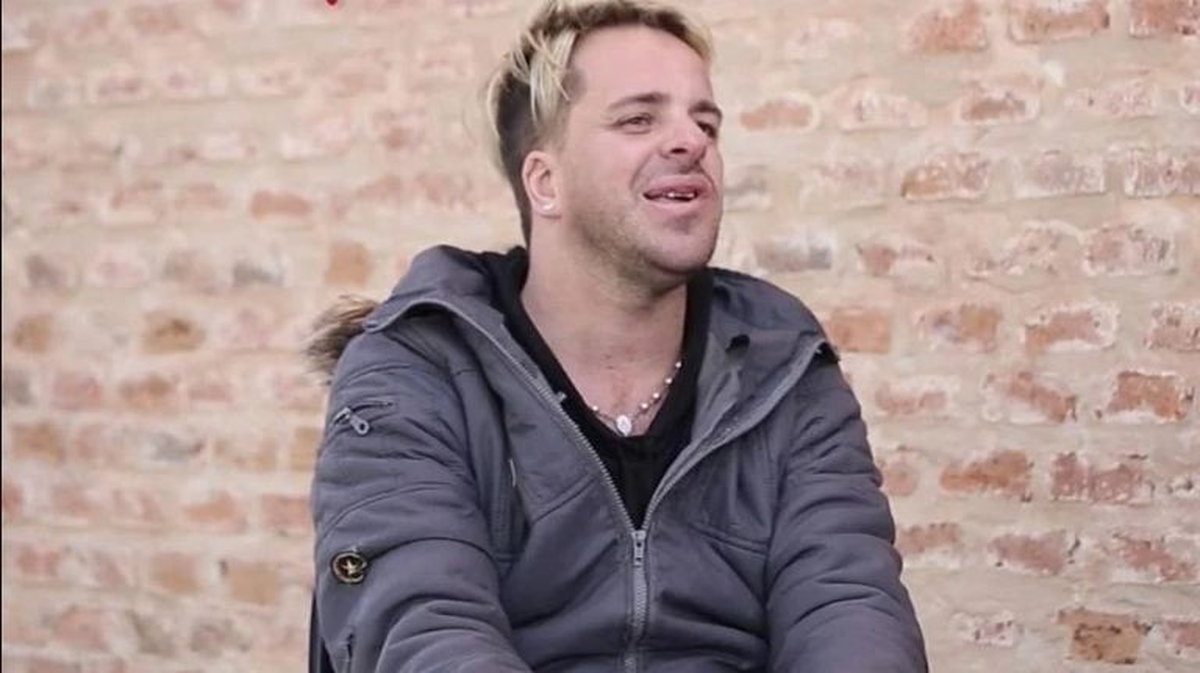 En una entrevista con Juan Etchegoyen, habló el mejor amigo del mediático, que brindó detalles desconocidos sobre la realidad que le toca vivir al famoso.