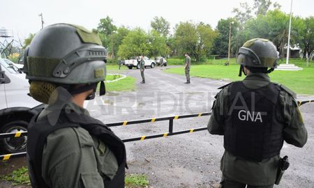 Efectivos del Ejército, de la Armada Argentina y de Gendarmería llegaron este jueves a la ciudad de Rosario. Efectivos del Ejército, de la Armada Argentina y de Gendarmería llegaron este jueves a la ciudad de Rosario.