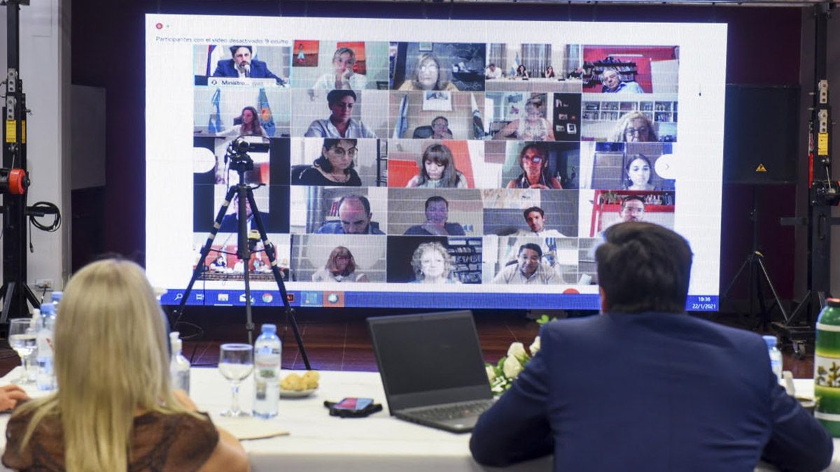 Según lo que trascendió, Nación propondrá un piso de contenidos aprobados para pasar de año y estrategias para intensificar la escolaridad de las trayectorias más frágiles.